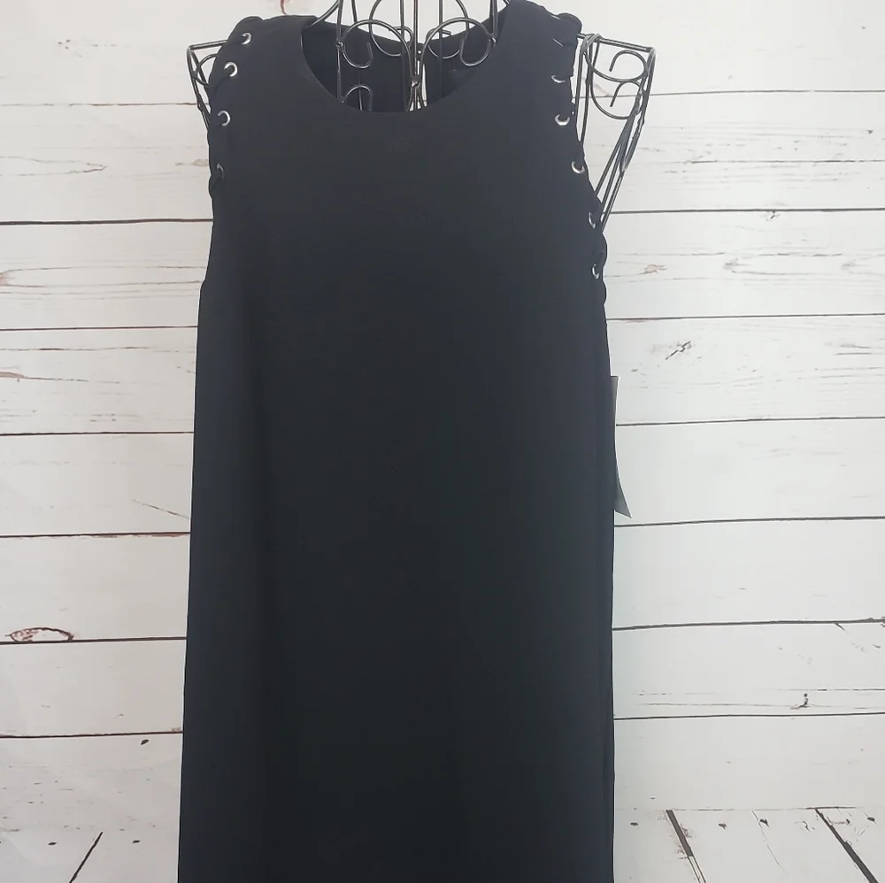 Karen Kane Black Sleeveless Shift Dress - Picture 4 of 10